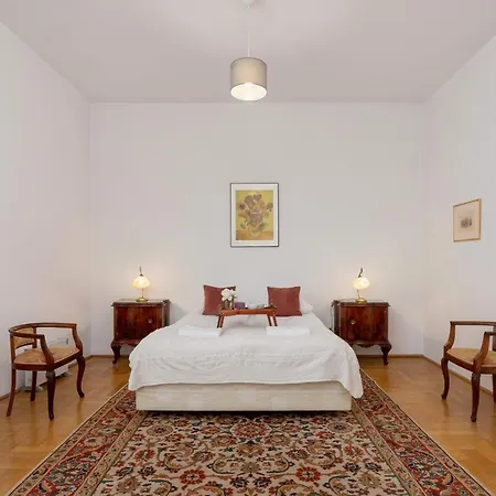 Heart Of The City Market Square Cracow By Renters Apartament