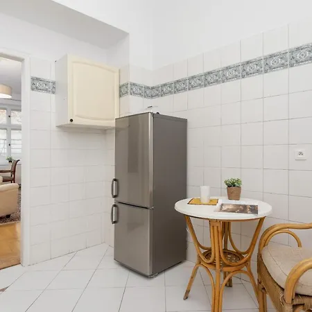 Heart Of The City Market Square Cracow By Renters 크라쿠프