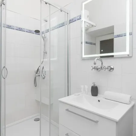 Heart Of The City Market Square Cracow By Renters 크라쿠프